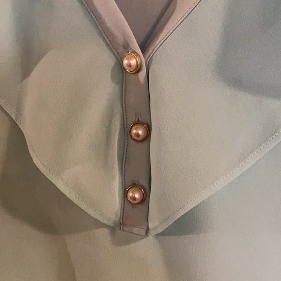 Calvin Klein size xl women’s sleeveless blouse with pearl details - Picture 5 of 5